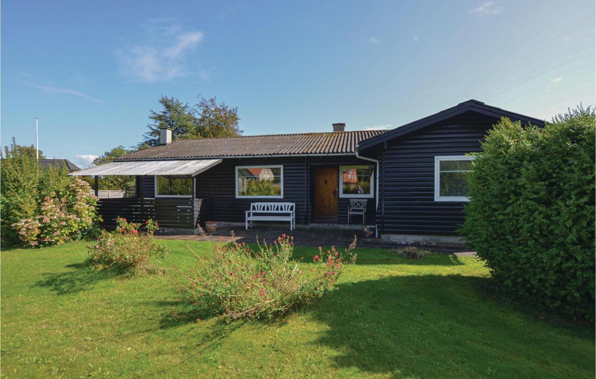 Stunning Home In Augustenborg With Kitchen エクステリア 写真